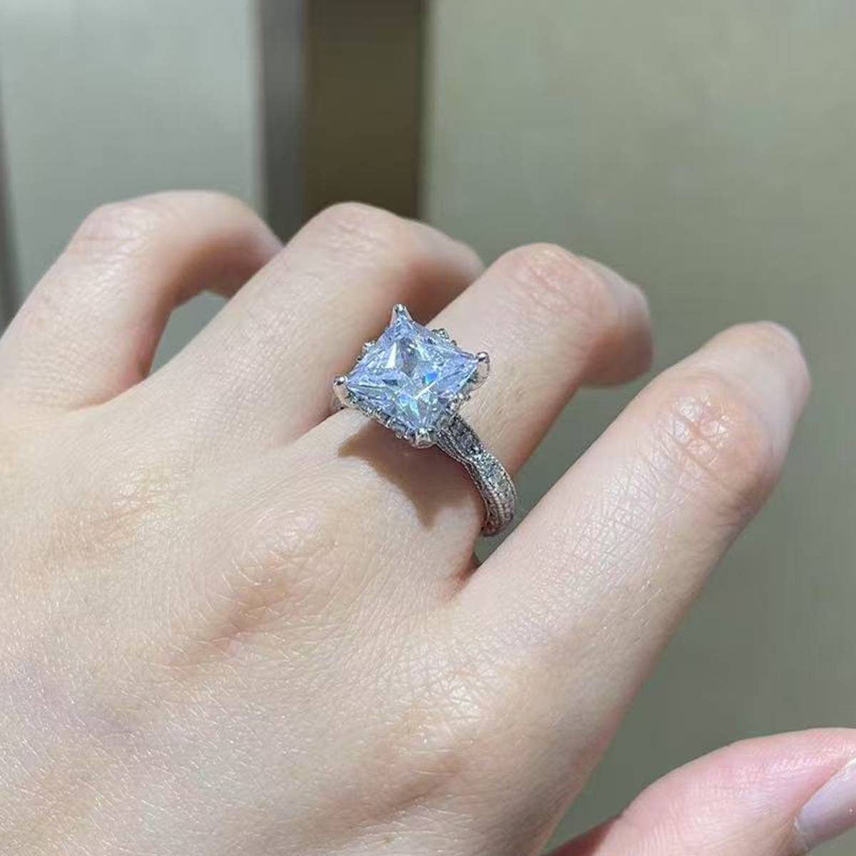 Deluxe Princess Fang Women's Ring S925 Silver Plated Platinum Customized Selection Main Stone Moissanite Diamond 4.0ct/Secondary Stone High Carbon Diamond